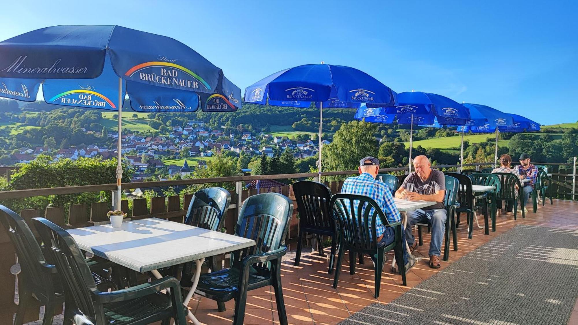 Cafe Pension Sonnenkanzel Штатсбад-Брюккенау Экстерьер фото