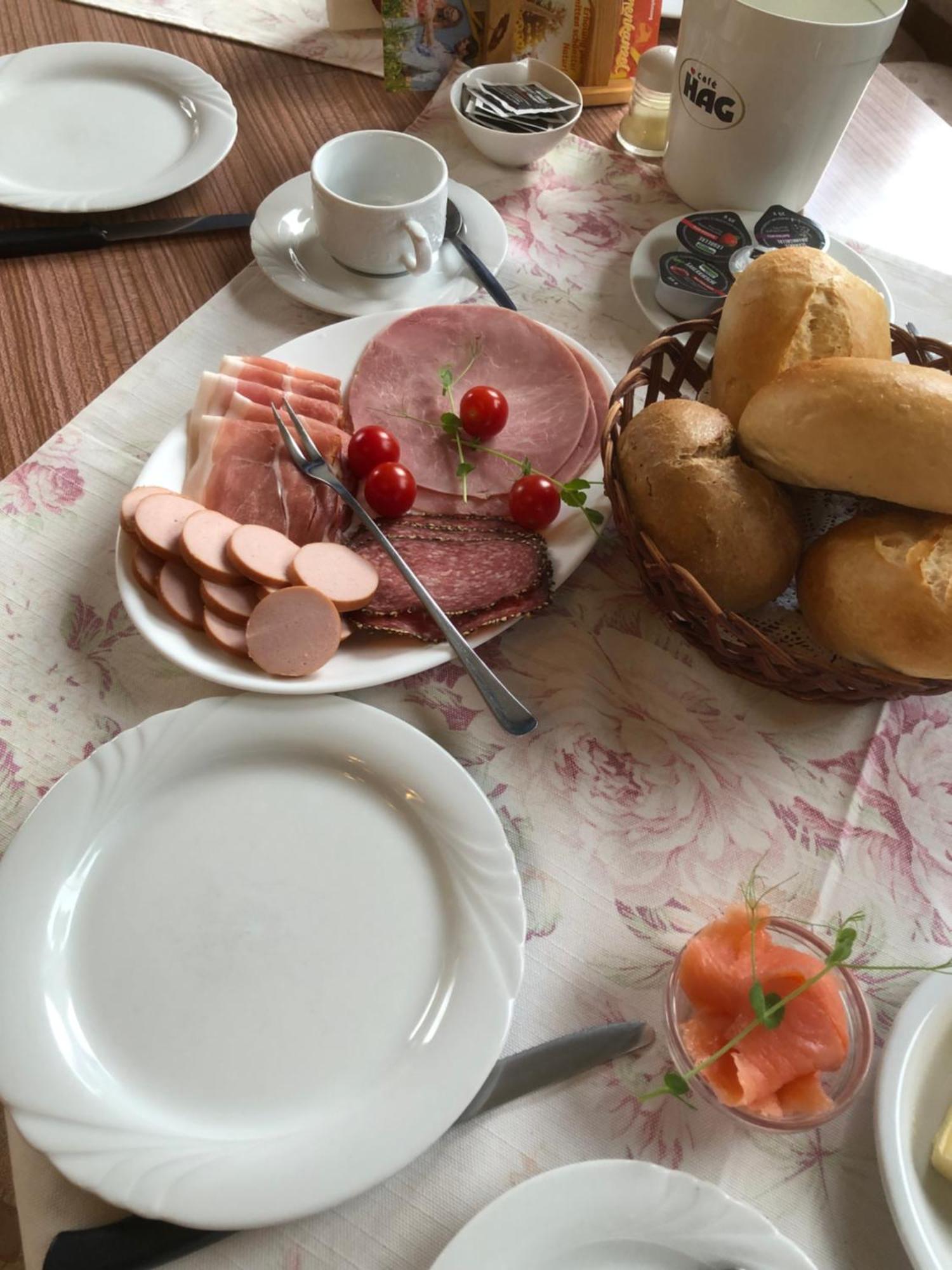 Cafe Pension Sonnenkanzel Штатсбад-Брюккенау Экстерьер фото